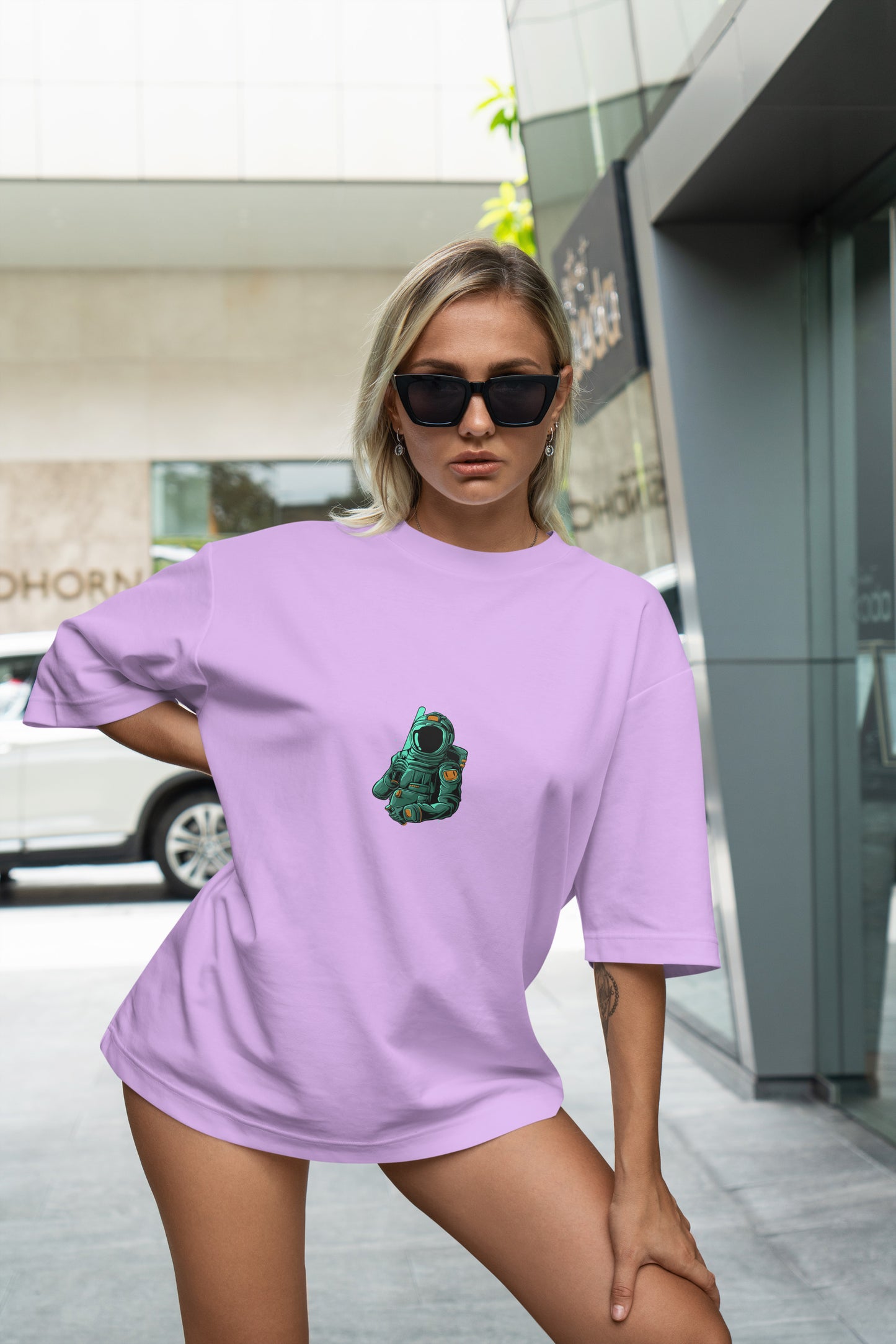 Astronaut Graphic Printed Unisex Oversized T-shirt D059