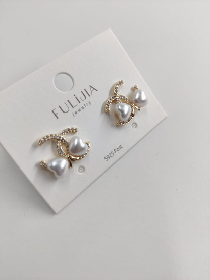 Trendy Korean Earring - stud, heart stud Golden, Silver 15122